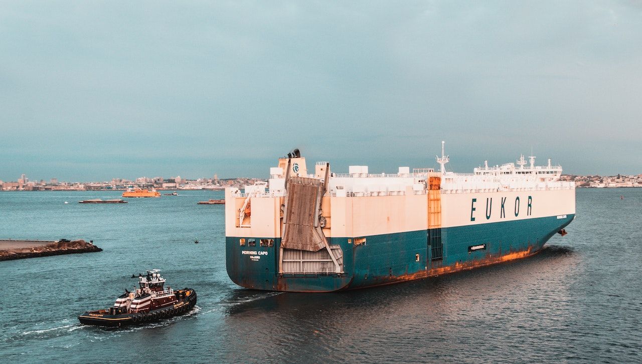 Avería gruesa y avería simple: ¿qué debes saber sobre estos riesgos marítimos en el transporte de mercancías?